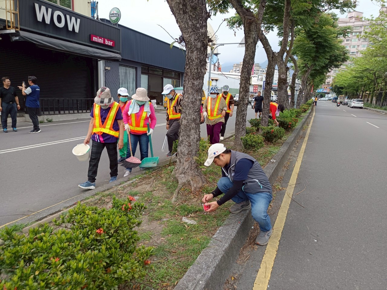 LINE_ALBUM_20250419完美角落撿煙蒂活動_250507_4.jpg